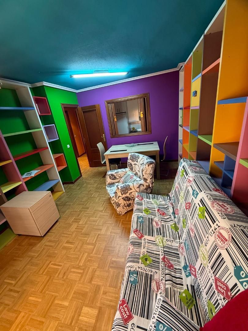 Sala d'estar de Pis de lloguer en Burgos Capital amb Calefacció, Moblat i Forn