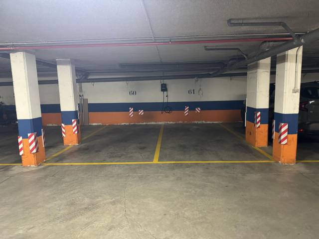 Garaje en Alquiler en Calle del Doctor Mariano Alcaraz, 7 en Golf - El Carralero