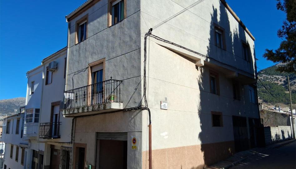 Casa adosada en venta en Calle Camino de Los Cotos, 5, Valdepeñas de Jaén, Jaén - imagen 1 Foto 1 de Casa adosada en venta en Calle Camino de Los Cotos, 5, Valdepeñas de Jaén, Jaén