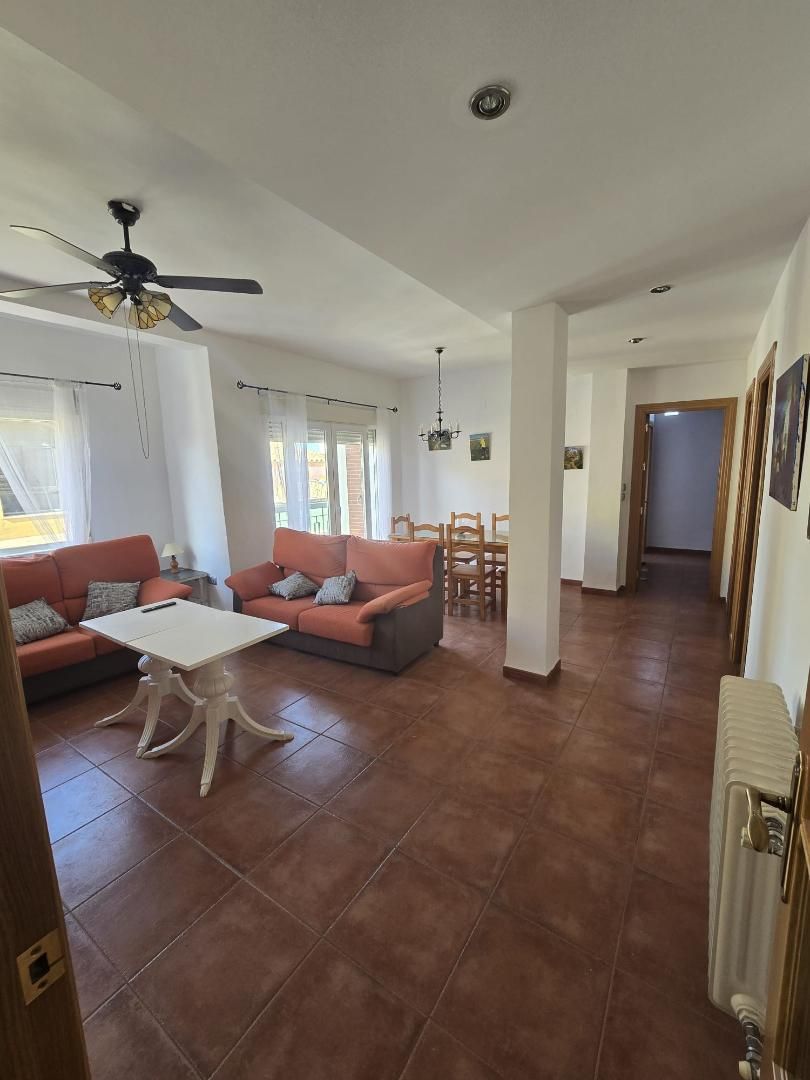 Sala d'estar de Pis per a compartir en Guadix amb Calefacció, Terrassa i Moblat