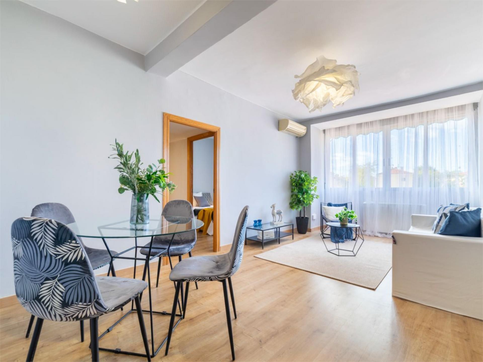 Flat for sale in Plaza de Coímbra, 4, Abrantes Living room of Flat for sale in Madrid Capital with Air Conditioner, Heating and Parquet flooring