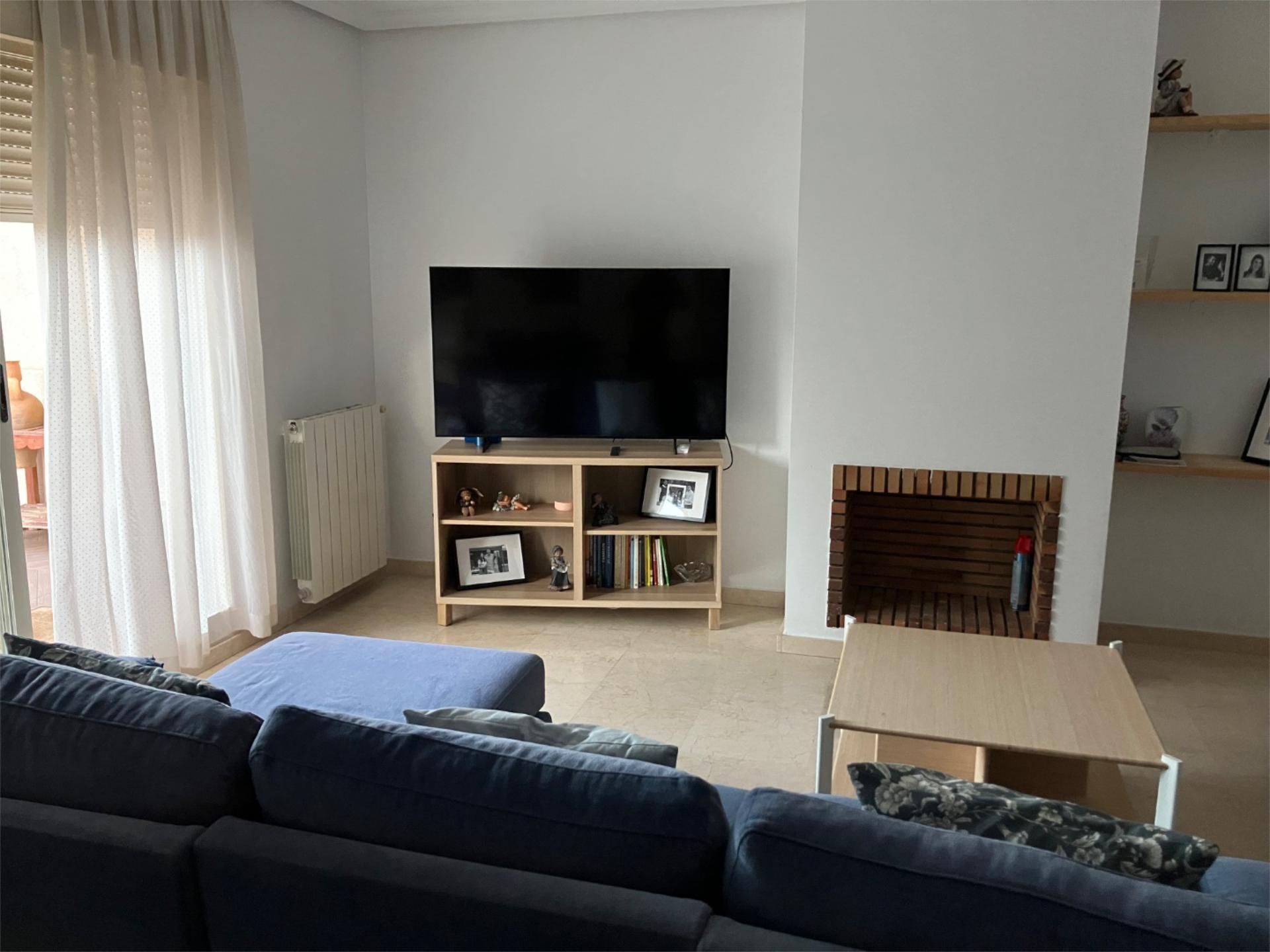 Single-family semi-detached for sale in Calle de Julio, 35 a, Rejas Living room of Single-family semi-detached for sale in Madrid Capital with Air Conditioner, Terrace and Swimming Pool