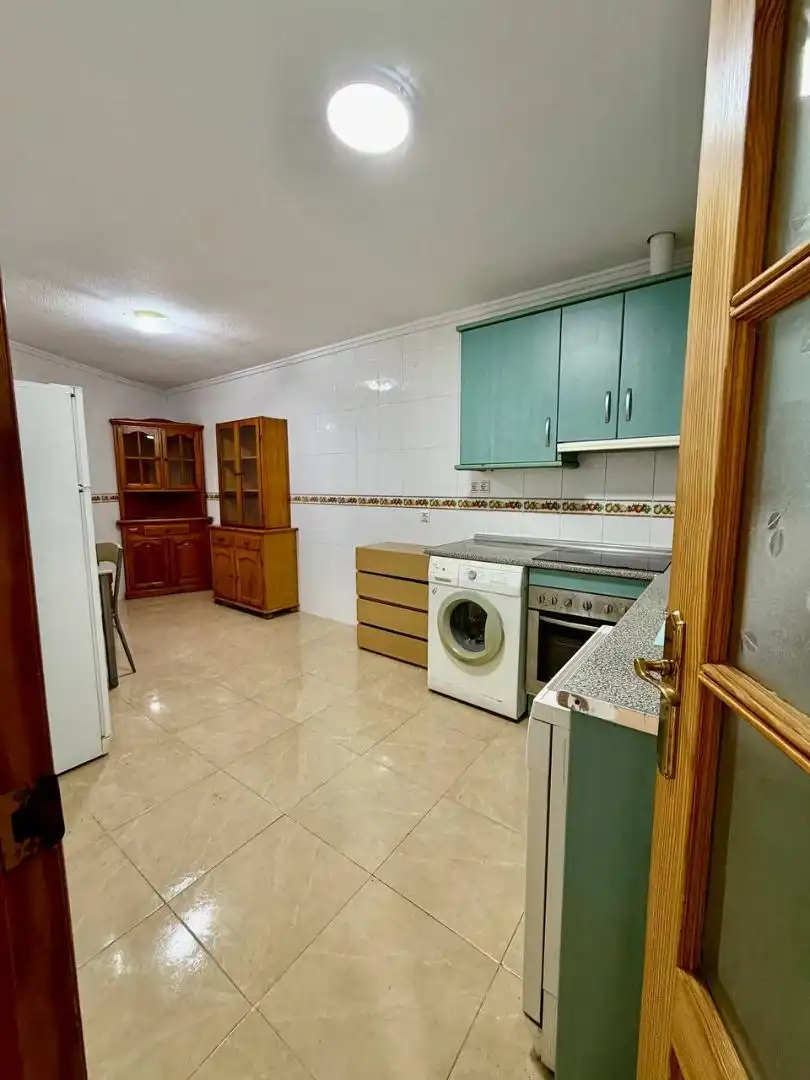 Flat for sale in Avenida Españoles, 19, Los Europeos Kitchen of Flat for sale in Torrevieja with Air Conditioner, Private garden and Furnished