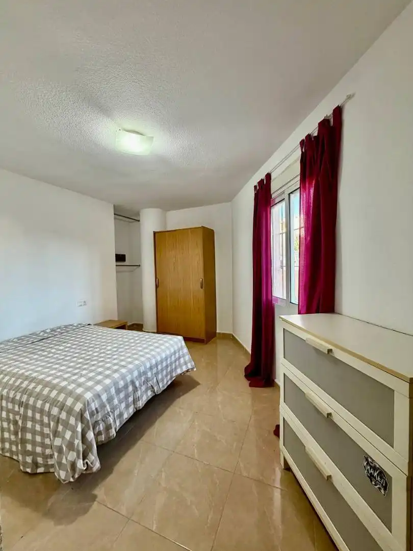 Flat for sale in Avenida Españoles, 19, Los Europeos Bedroom of Flat for sale in Torrevieja with Air Conditioner, Private garden and Furnished