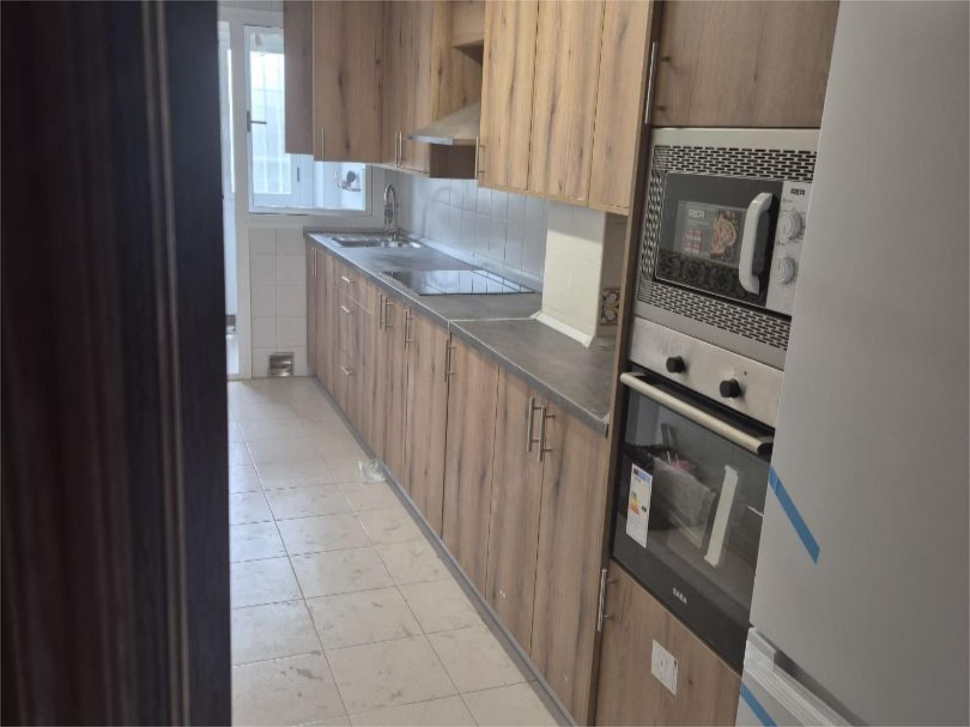 Pis de lloguer a Avenida Luis Miranda Dávalos, 1, La Cruz Cuina de Pis de lloguer en Granada Capital amb Aire condicionat i Balcó