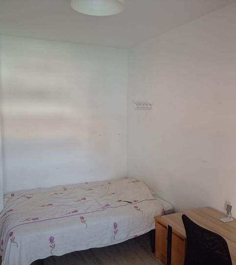 Foto 2 de Habitación en Camino Prados, 17, Distrito Zeta - Recinto Ferial Cortijo de Torres, Málaga Capital
