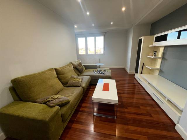 Piso en Venta en Nicolas Ormaetxea Kalea, 4 en Txabarri - La Unión - Vista Alegre