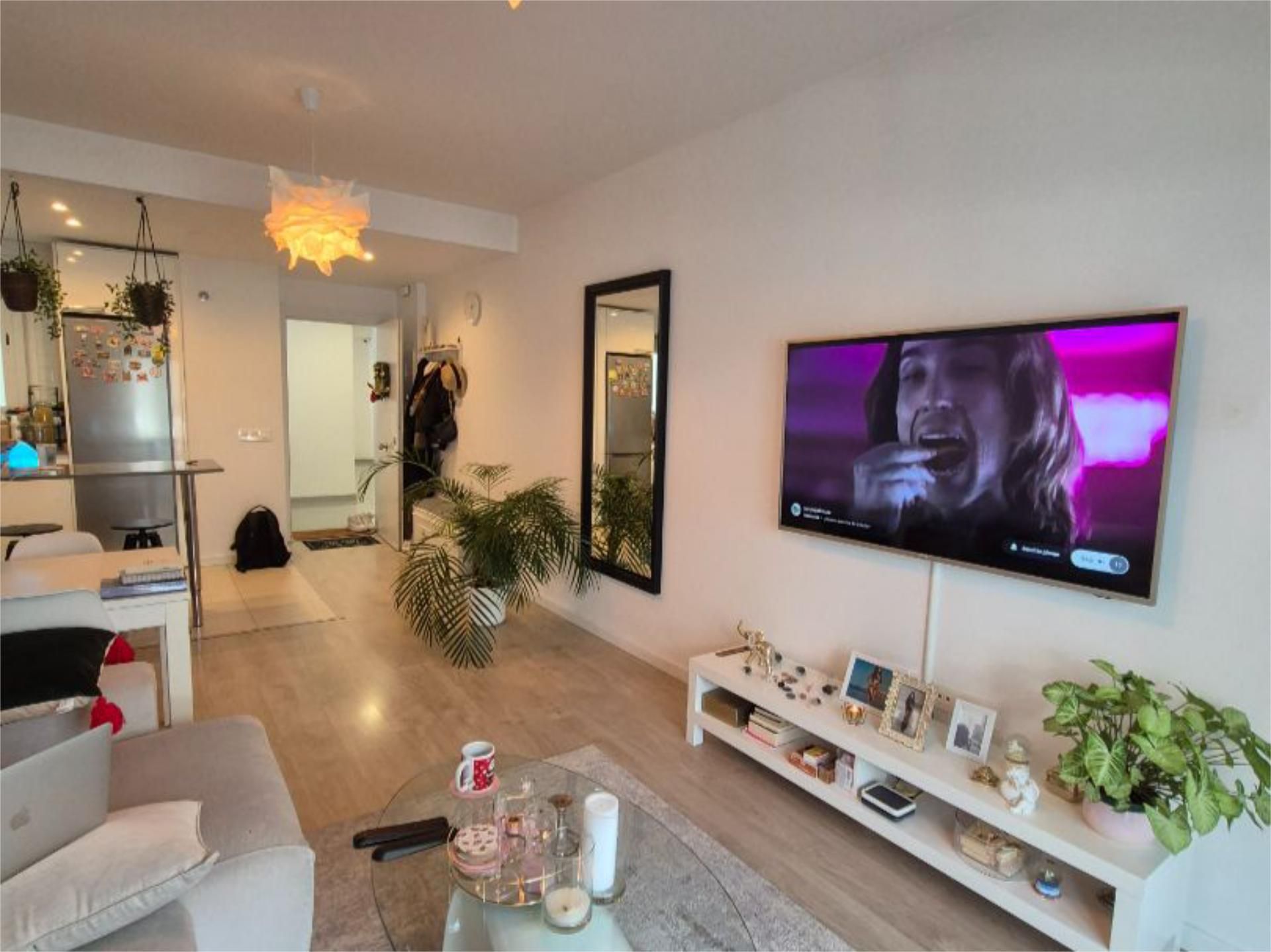 Living room of Flat for sale in Marbella  with Air Conditioner, Heating and Parquet flooring
