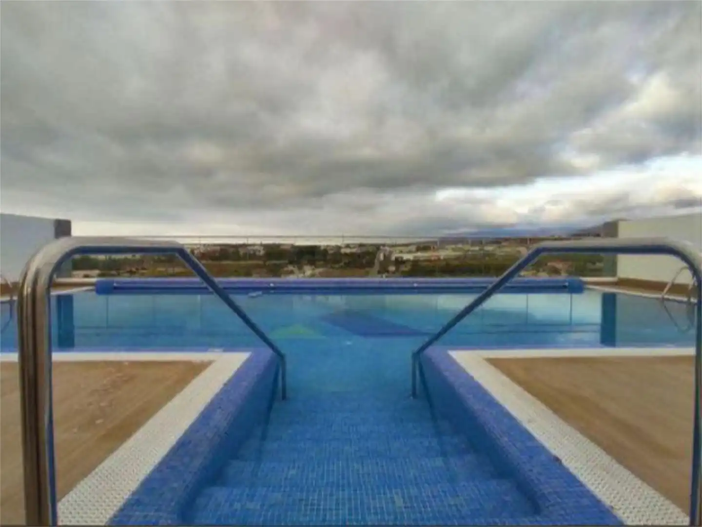 Piso en venta en Calle Aries, 6, Los Naranjos Piscina de Piso en venta en Marbella con Aire acondicionado, Calefacción y Parquet
