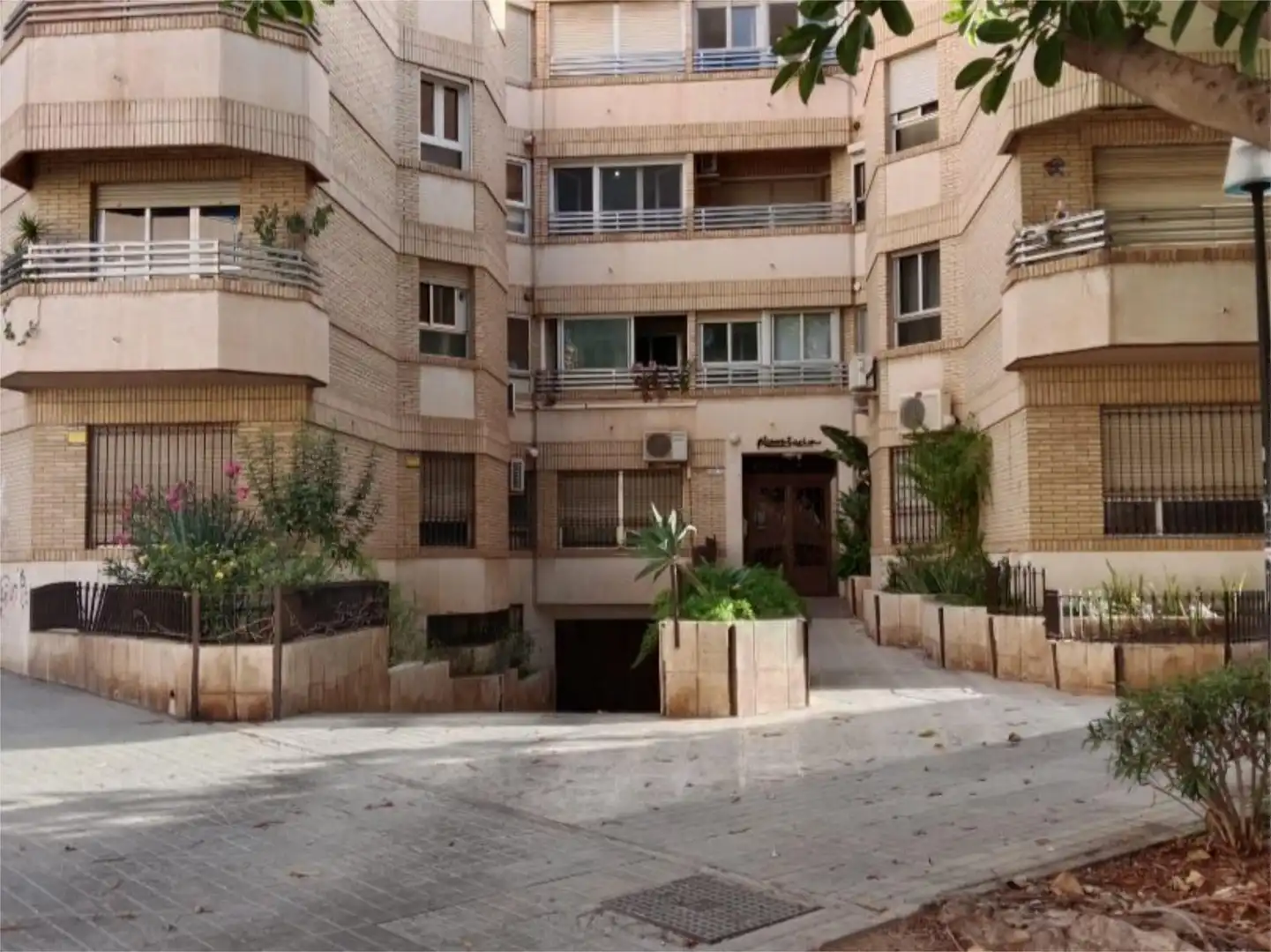 Exterior view of Flat for sale in  Almería Capital  with Air Conditioner and Balcony