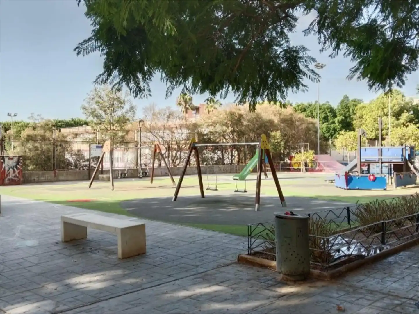 Exterior view of Flat for sale in  Almería Capital  with Air Conditioner and Balcony