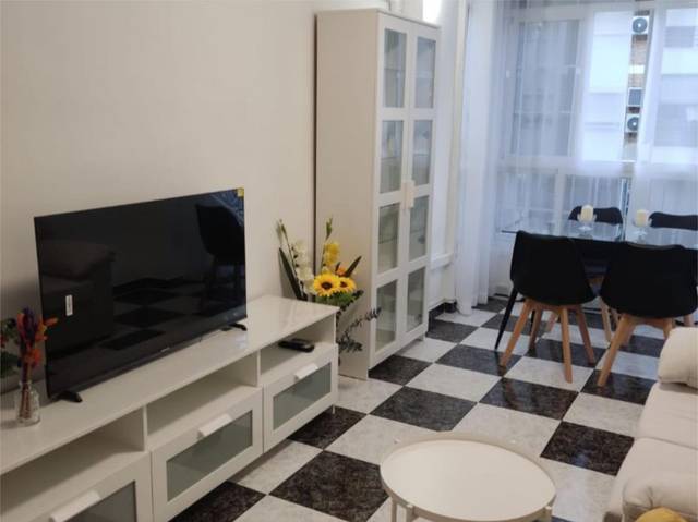 Piso en Alquiler en Grupo Santa Justa, 4 en San Carlos - San José