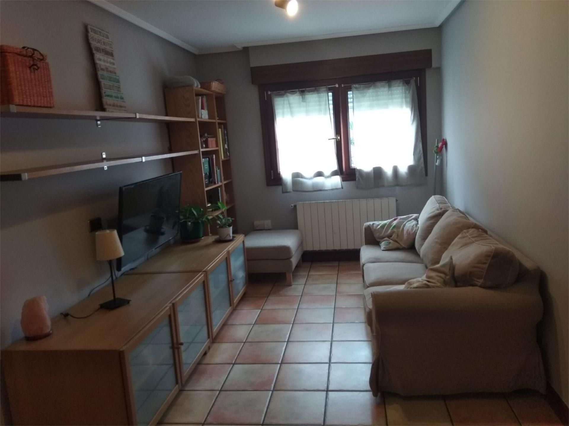 Sala d'estar de Pis en venda en Sopelana amb Balcó