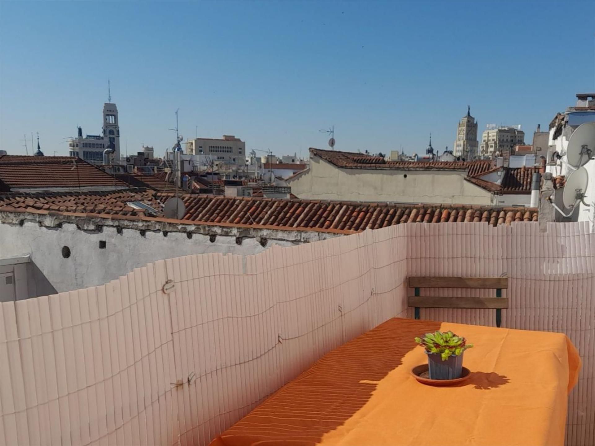 Àtic de lloguer a Calle de San Bartolomé, 22, Justicia - Chueca Terrassa de Àtic de lloguer en Madrid Capital amb Aire condicionat, Calefacció i Parquet