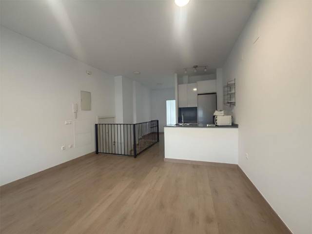 Piso en Alquiler en Calle Martínez de la Rosa, 47 en Los Castillejos - La Trinidad