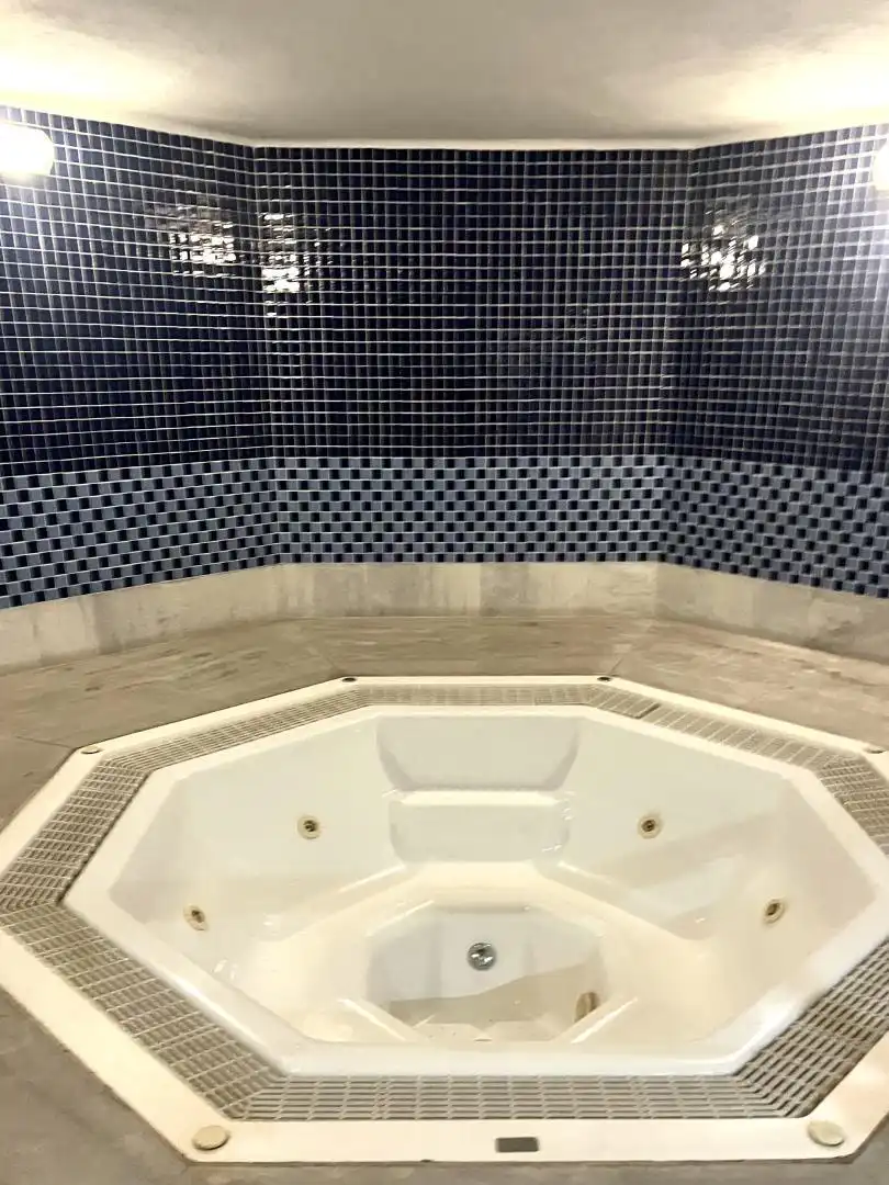 Bathroom of Flat for sale in Sevilla  with Parquet flooring, Storage room and Furnished