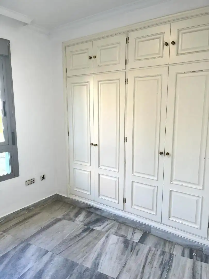 Bedroom of Flat for sale in Sevilla  with Parquet flooring, Storage room and Furnished