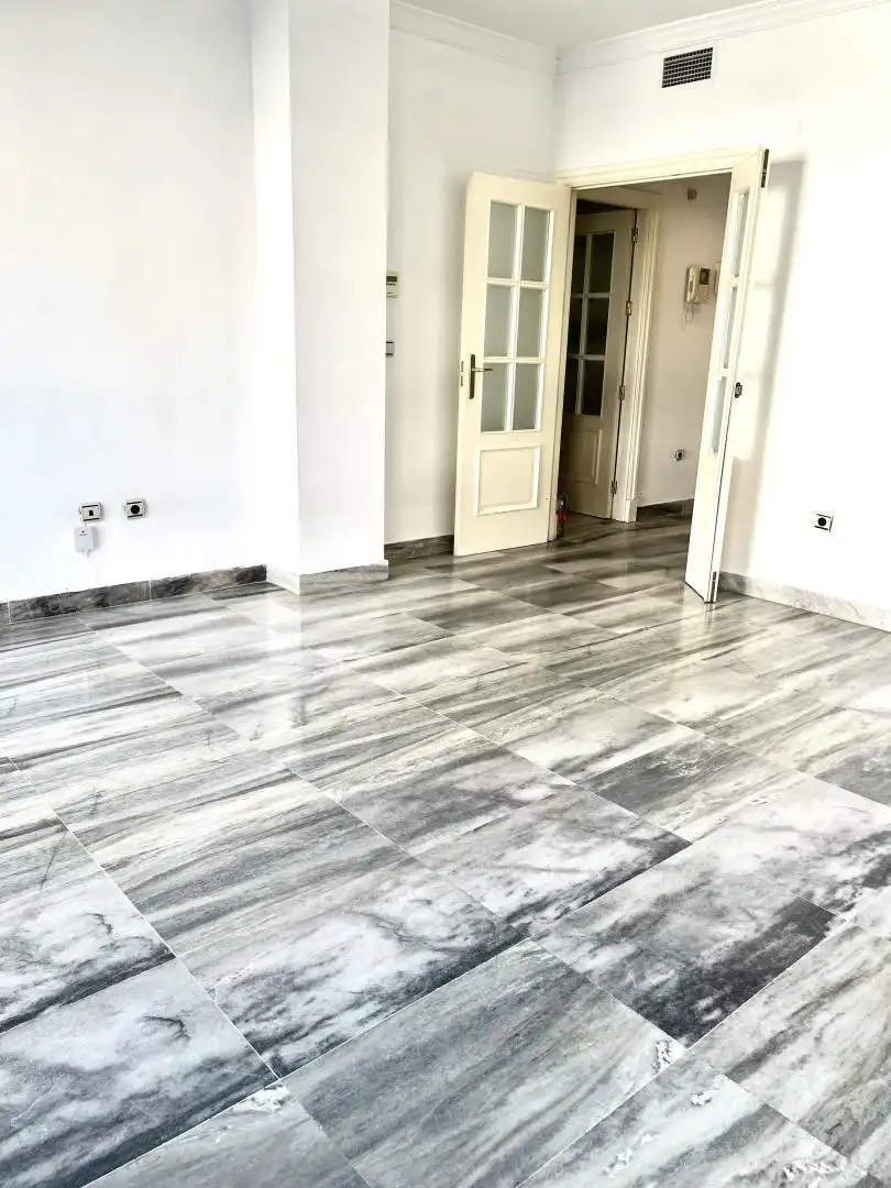 Flat for sale in Sevilla  with Parquet flooring, Storage room and Furnished