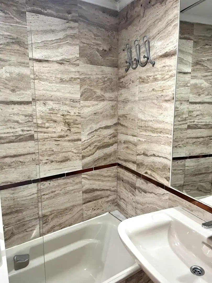 Bathroom of Flat for sale in Sevilla  with Parquet flooring, Storage room and Furnished
