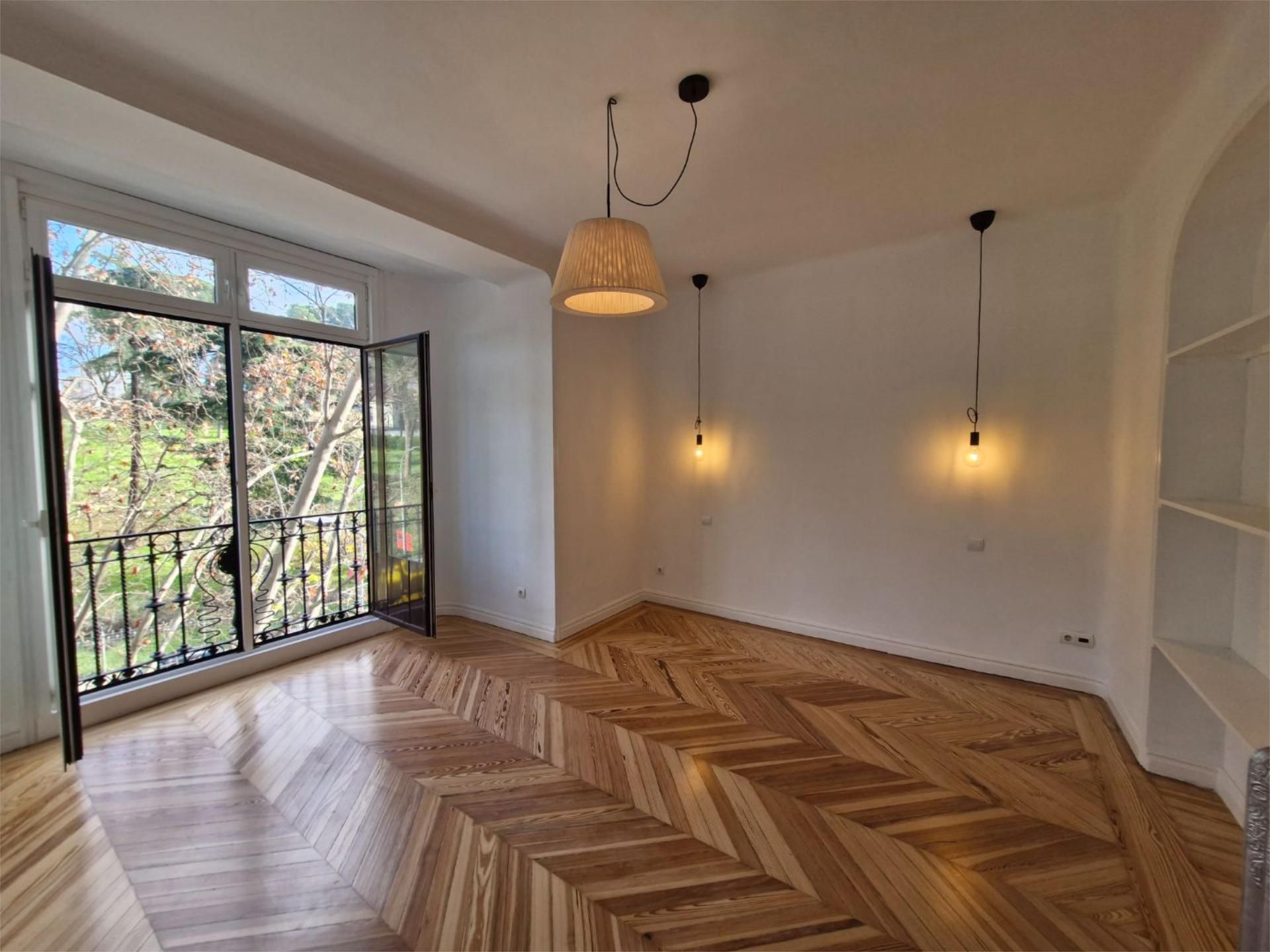 Bedroom of Flat to rent in  Madrid Capital  with Air Conditioner, Heating and Parquet flooring