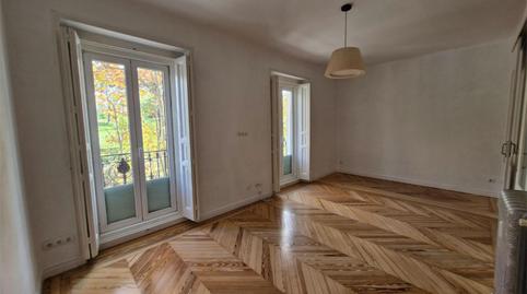 Photo 4 of Flat to rent in Calle de Alfonso XII, 58, Jerónimos,  Madrid Capital