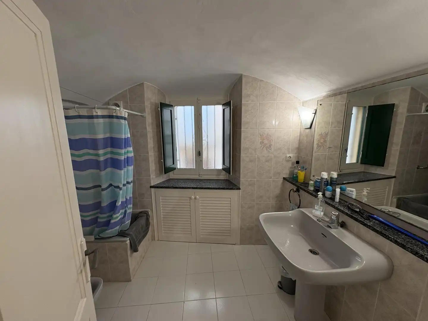 Baño de Piso en venta en Agullana con Calefacción, Trastero y Amueblado