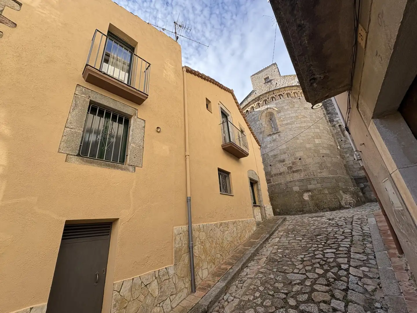 Vista exterior de Piso en venta en Agullana con Calefacción, Trastero y Amueblado