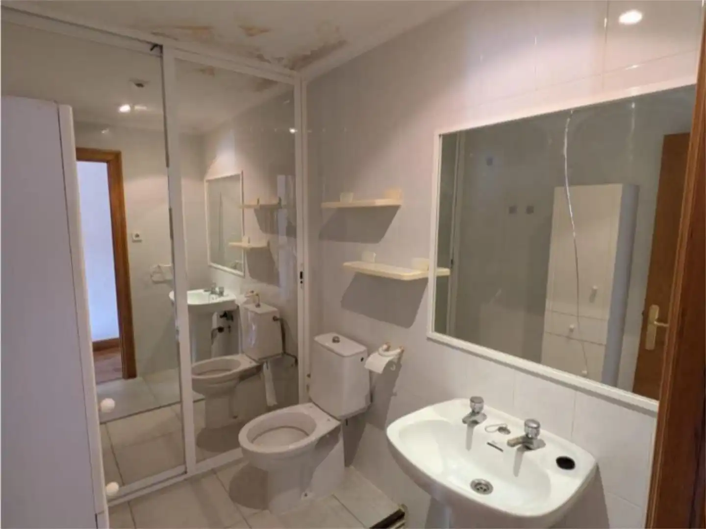 Baño de Piso en venta en Tudela con Calefacción, Parquet y Amueblado