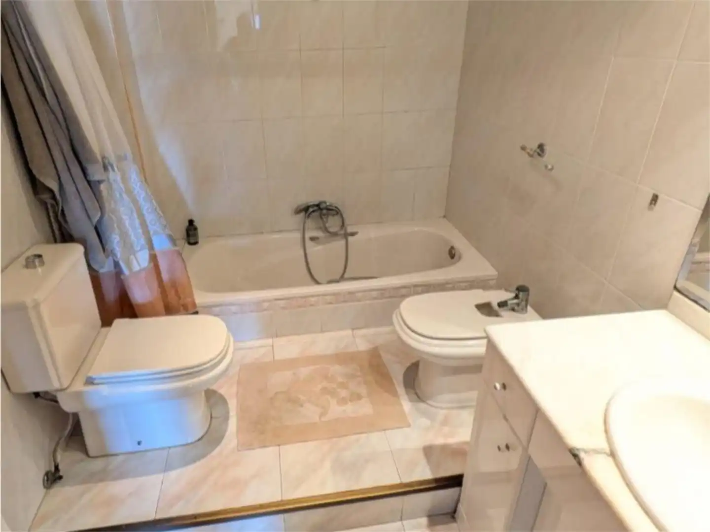 Baño de Piso en venta en Tudela con Calefacción, Parquet y Amueblado