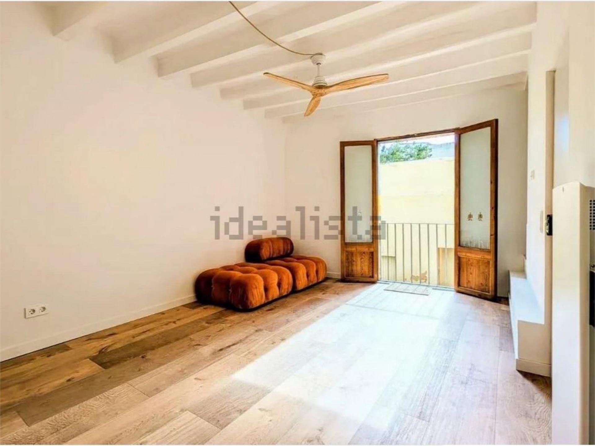 Sala d'estar de Pis en venda en  Palma de Mallorca amb Calefacció, Parquet i Balcó