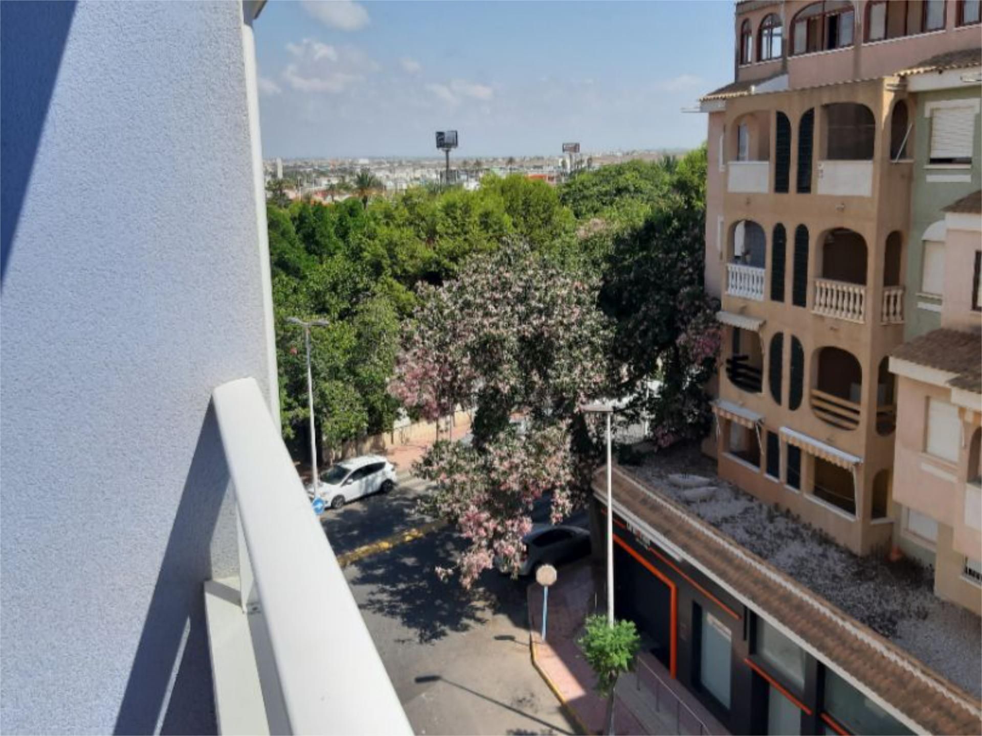 Exterior view of Apartment to rent in Torrevieja  with Air Conditioner and Balcony