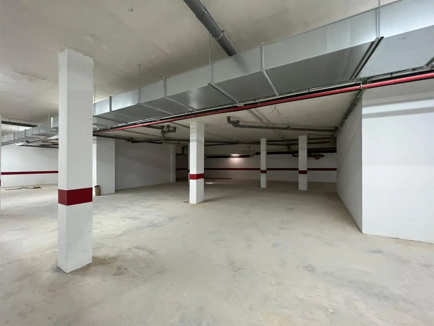 Garage zum Verkauf in Cox