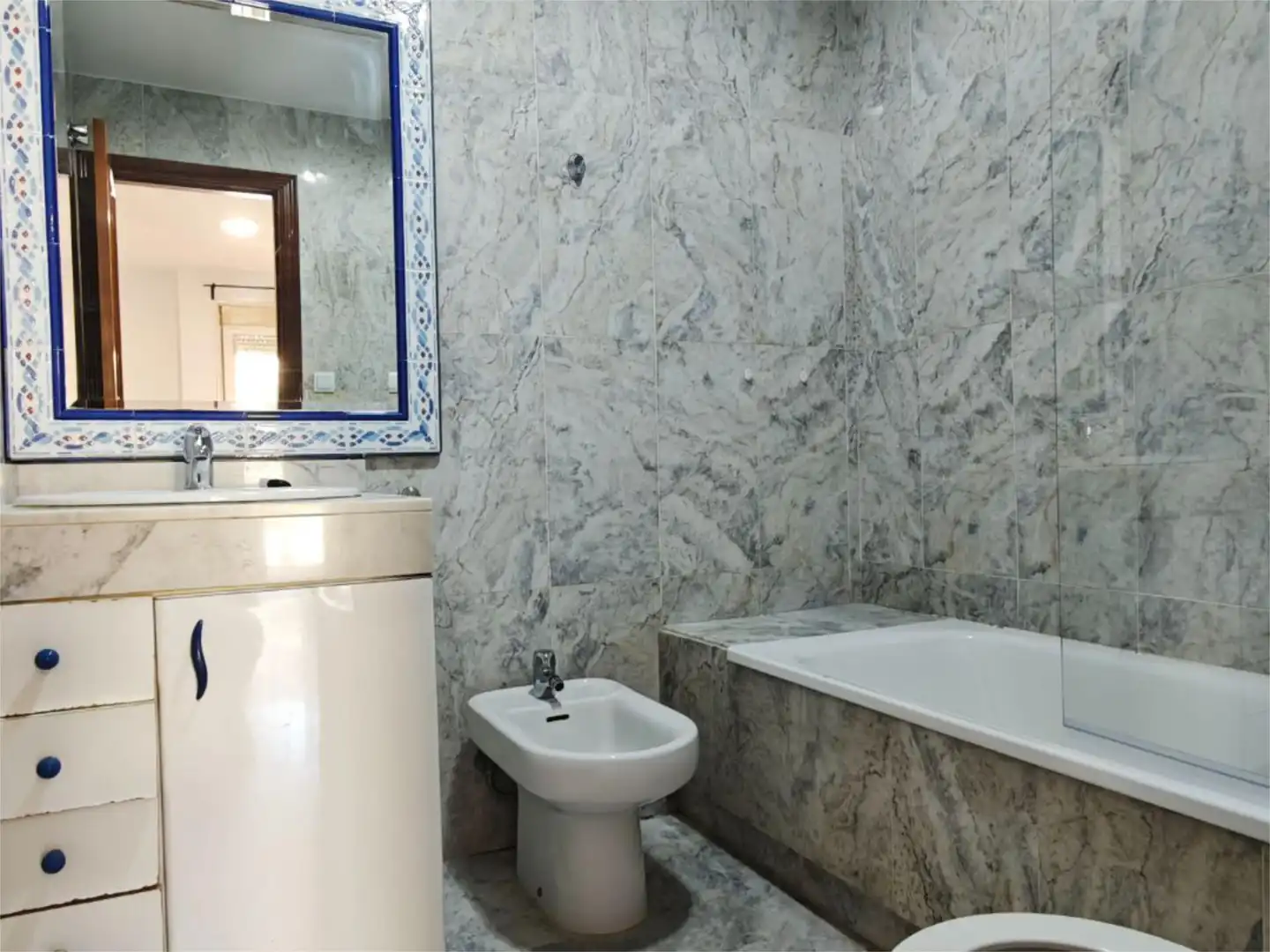 Flat for sale in Calle Jilguero, 31, Torreblanca del Sol Bathroom of Flat for sale in Fuengirola with Community parking, Balcony and Video intercom