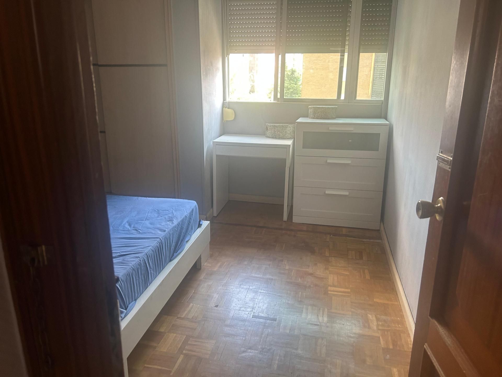 Flat to share in Calle de Puentelarra, 10, Santa Eugenia
