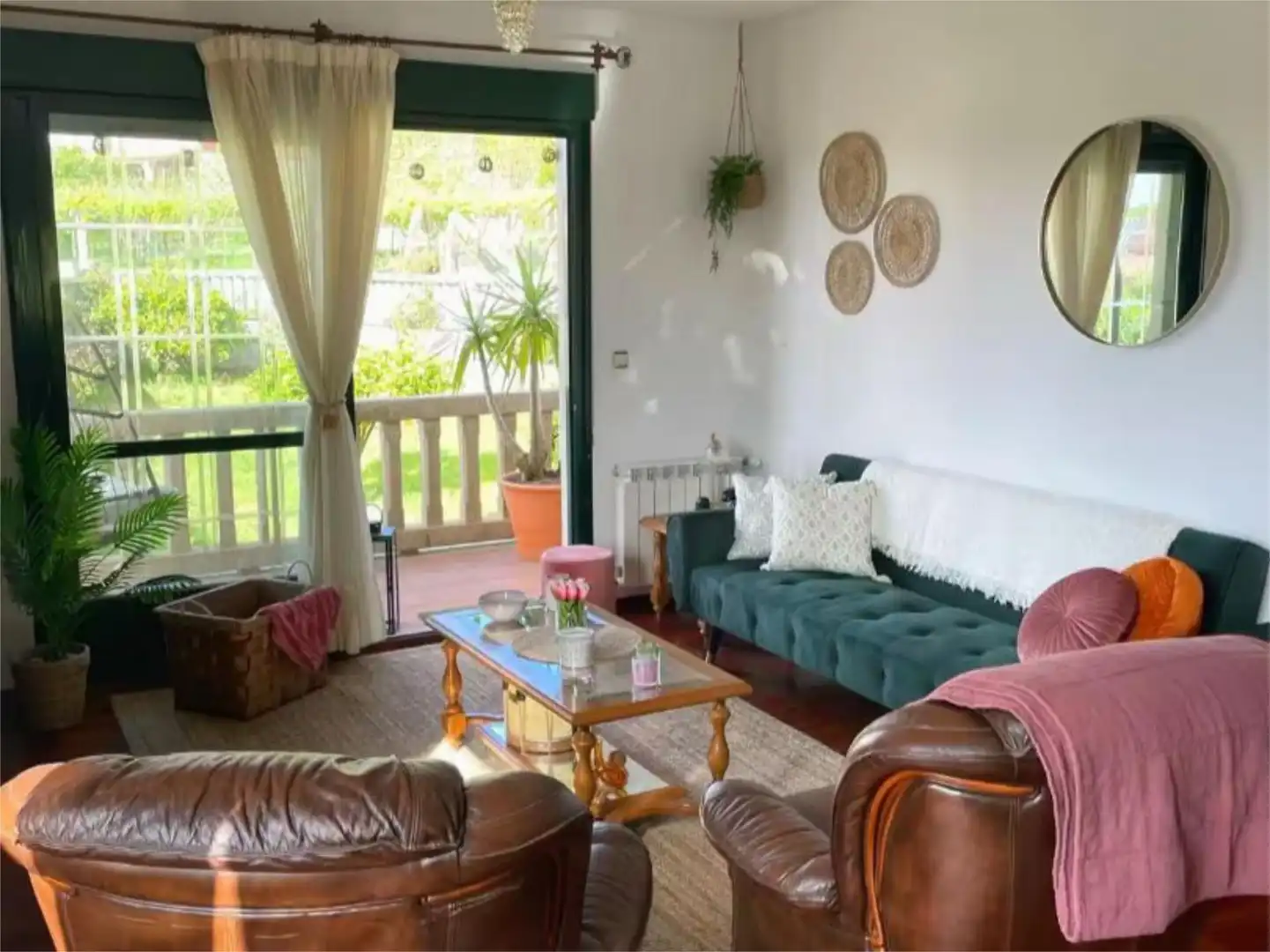Casa o xalet en venda a Xil, 14, Meaño Sala d'estar de Casa o xalet en venda en Meaño amb Calefacció, Jardí privat i Parquet