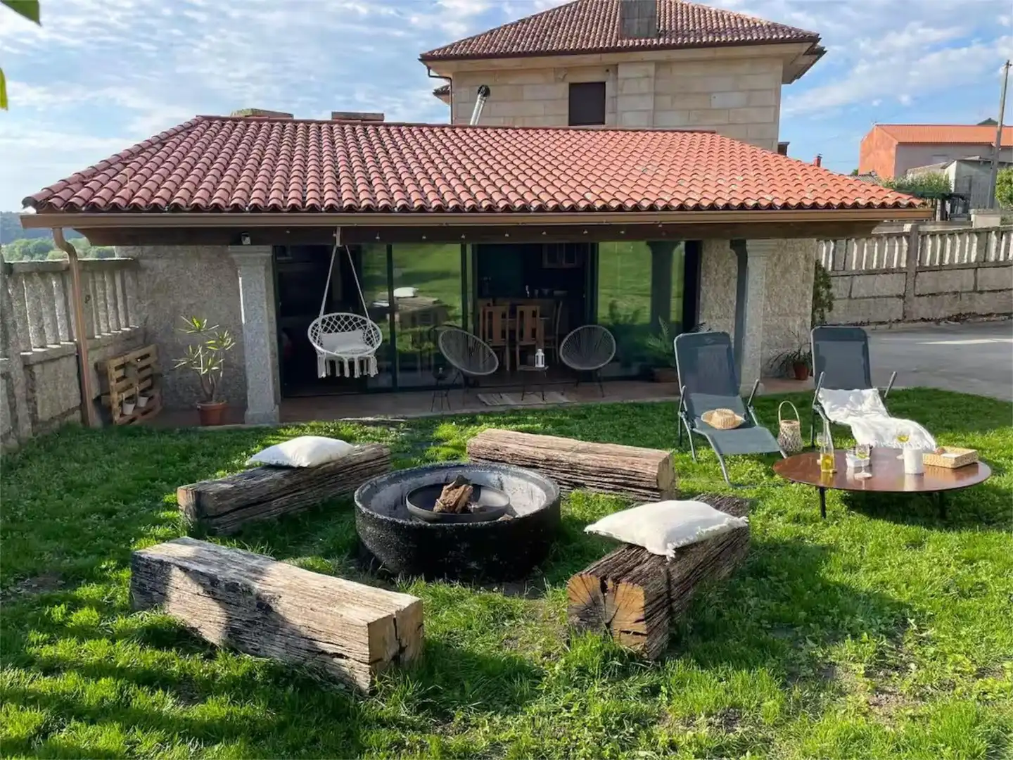 Casa o xalet en venda a Xil, 14, Meaño Terrassa de Casa o xalet en venda en Meaño amb Calefacció, Jardí privat i Parquet