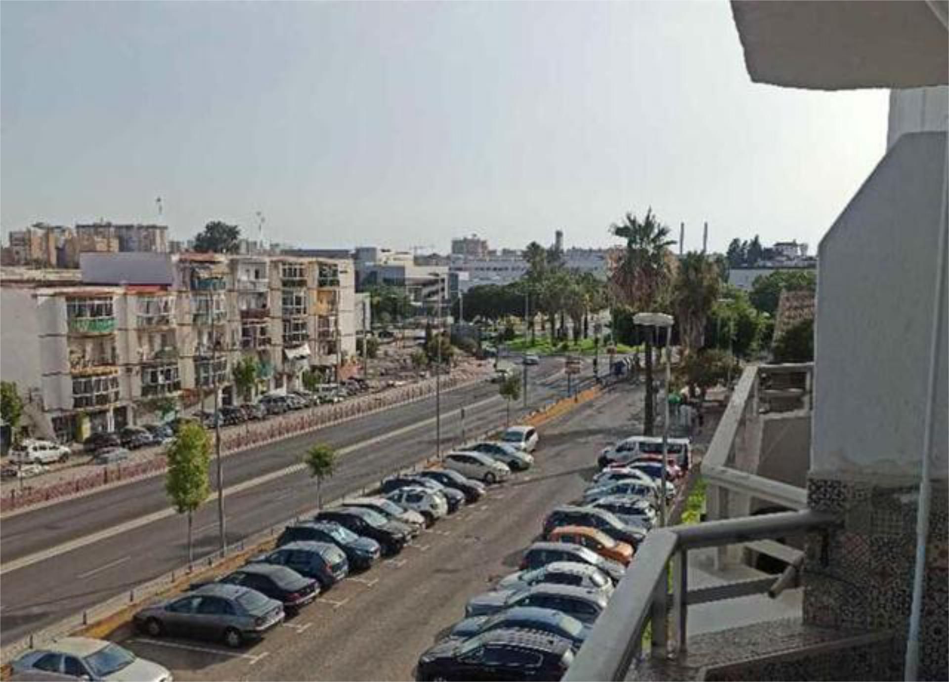 Vista exterior de Pis en venda en Jerez de la Frontera amb Jardí privat i Terrassa