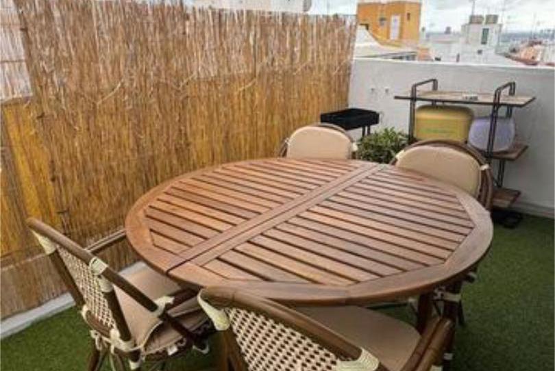 Attic to rent in Salamanca - Uruguay, Santa Cruz de Tenerife - image 1 Photo 1 of Attic to rent in Salamanca - Uruguay, Santa Cruz de Tenerife