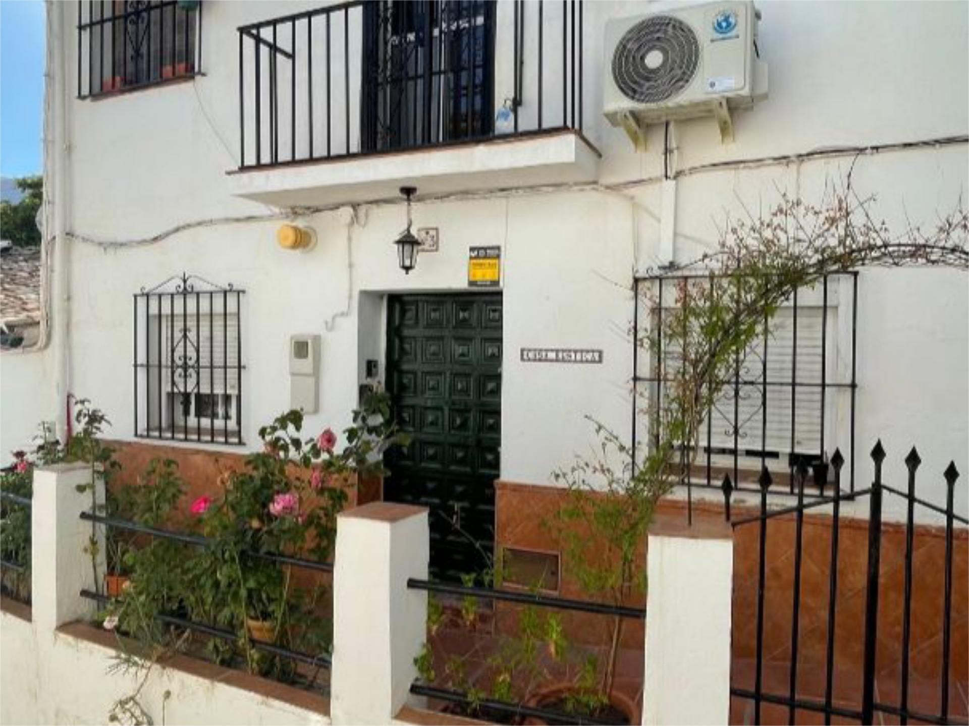 Vista exterior de Casa adosada en venda en Ronda amb Aire condicionat, Terrassa i Balcó