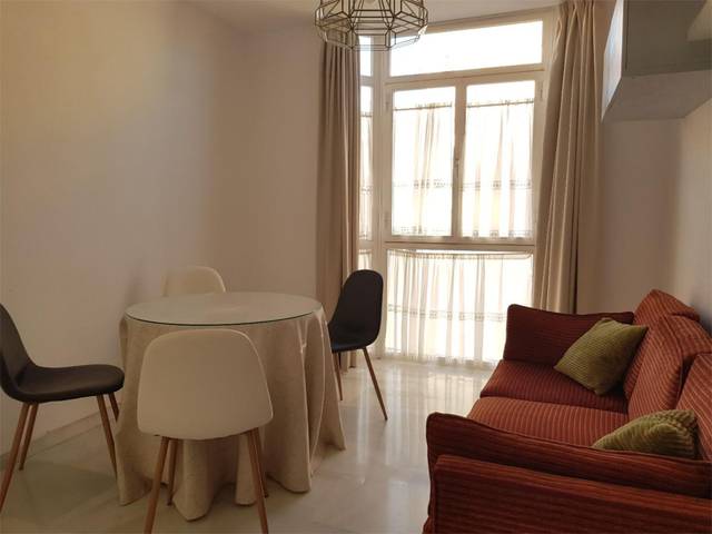 Piso en Alquiler en Calle Mencía Calderón, 3 en Cerrillo de Maracena - Periodistas