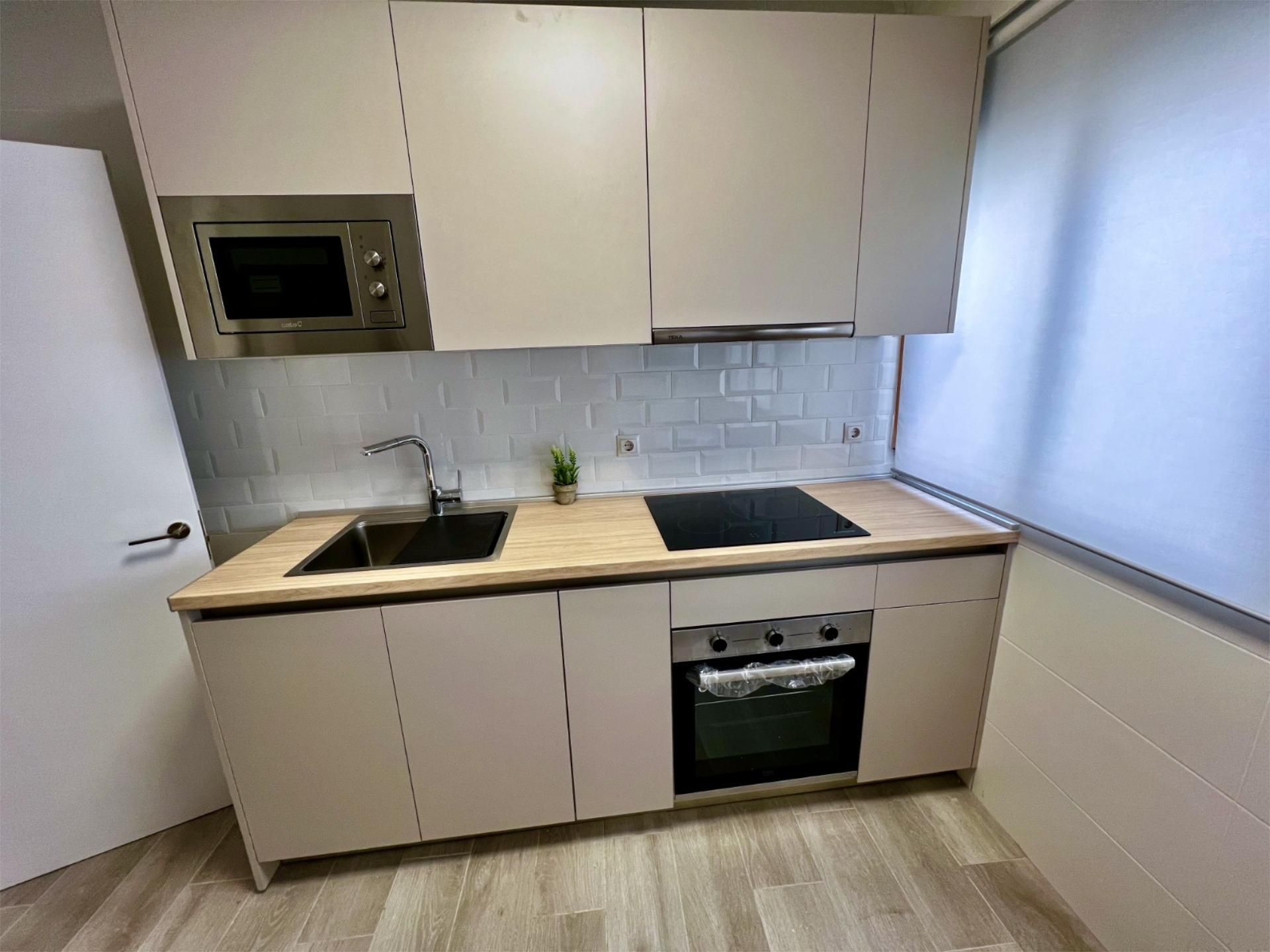 Cuina de Planta baixa en venda en  Almería Capital amb Aire condicionat i Moblat