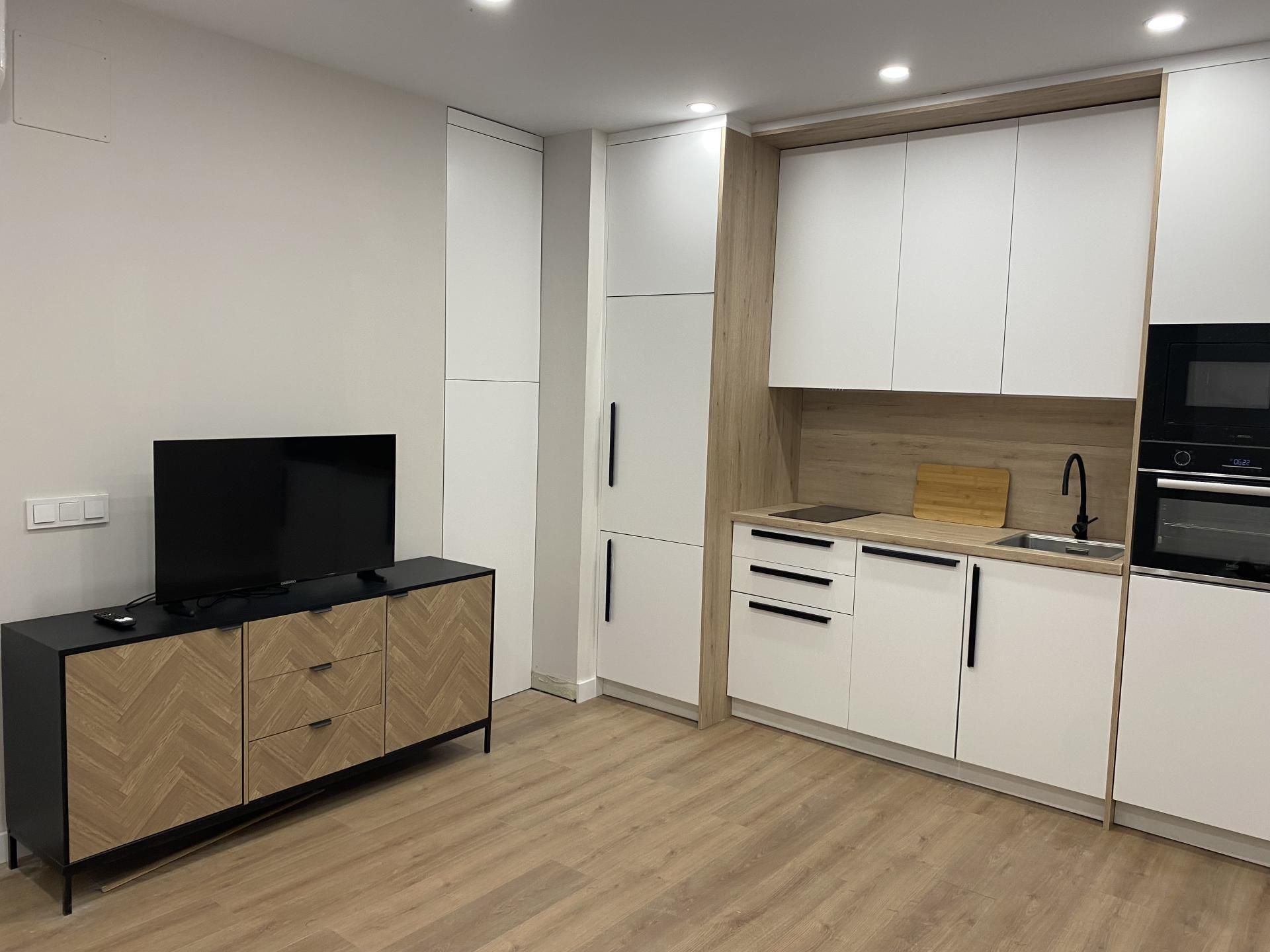 Cuina de Apartament de lloguer en Cáceres Capital amb Aire condicionat