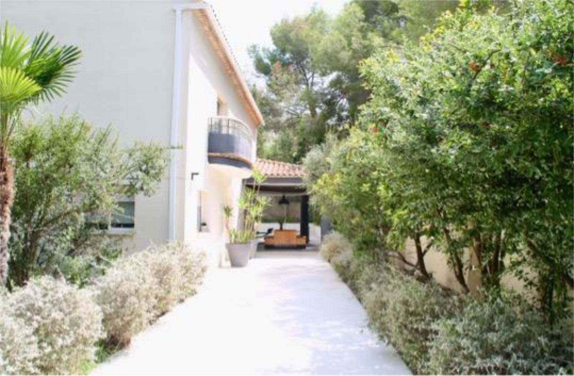 Single-family semi-detached to rent in Cheste