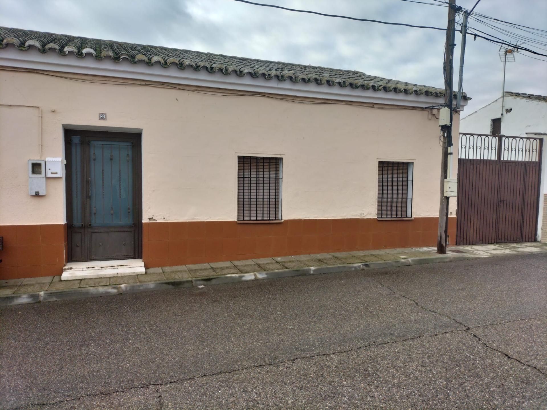 Single-family semi-detached for sale in Calle Olivar, 7, Albarreal de Tajo Exterior view of Single-family semi-detached for sale in Albarreal de Tajo with Air Conditioner