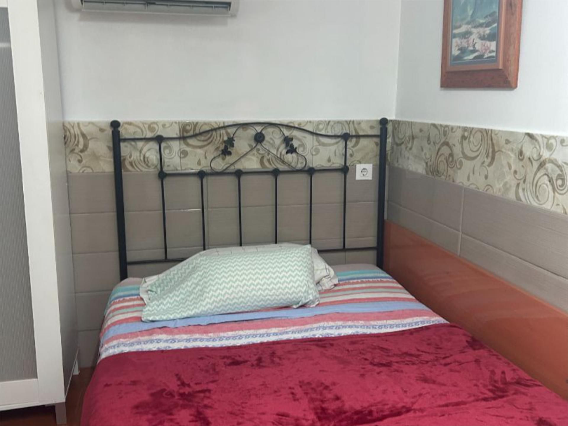 Bedroom of Apartment to rent in L'Hospitalet de Llobregat