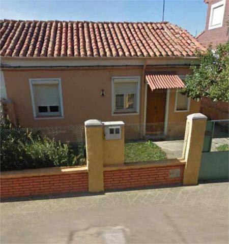 Casa-chalet en Venta en Trobajo del Camino