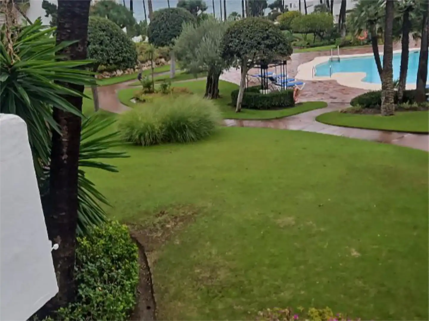 Apartamento de alquiler en Urbanización Alcazaba Beach, 2, Zona de Punta Plata Piscina de Apartamento de alquiler en Estepona con Aire acondicionado, Calefacción y Terraza