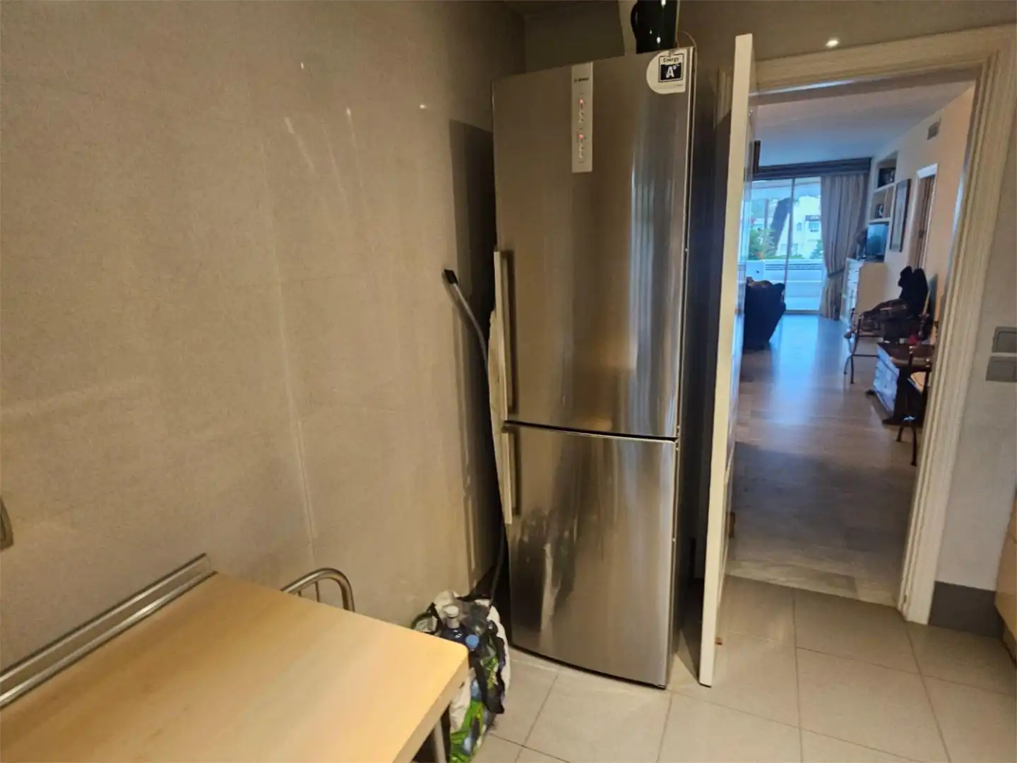 Apartamento de alquiler en Urbanización Alcazaba Beach, 2, Zona de Punta Plata Cocina de Apartamento de alquiler en Estepona con Aire acondicionado, Calefacción y Terraza