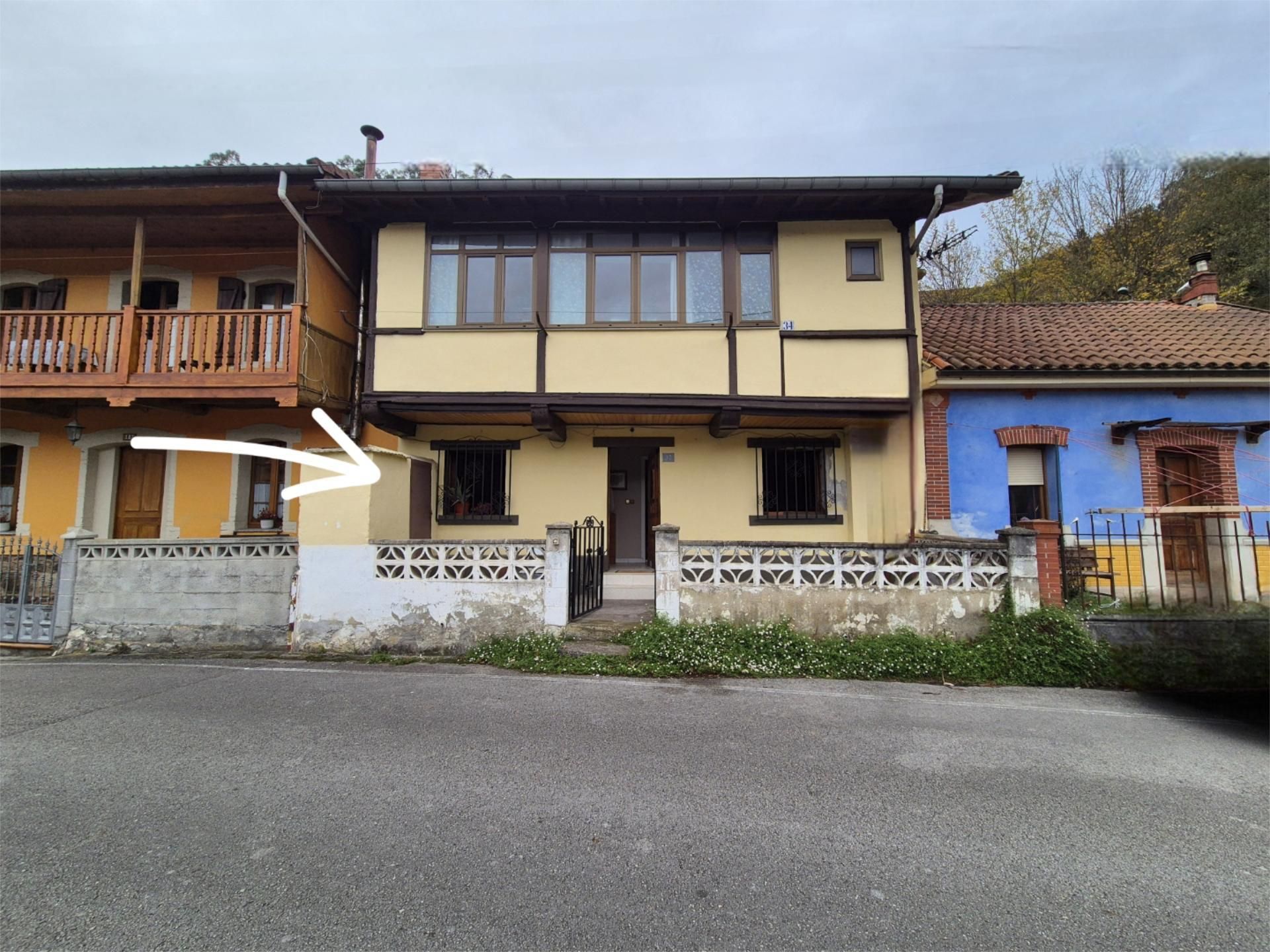 Exterior view of Single-family semi-detached for sale in Mieres (Asturias)
