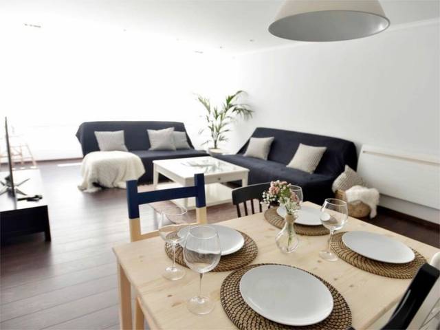 Piso en Alquiler en Rúa Riego de Agua, 46 en Ciudad Vieja